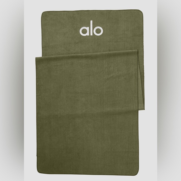 ALO Yoga Other - ALO Yoga Grounded No-Slip Towel - Jungle
